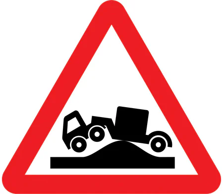 Risk of grounding at a railway or tramway level crossing or hump backed bridge